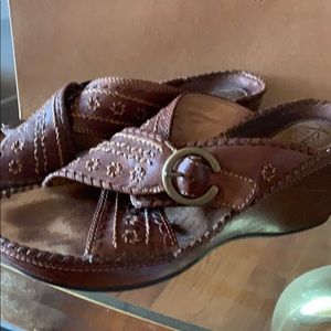 🌅Clark’s Artisan sandals